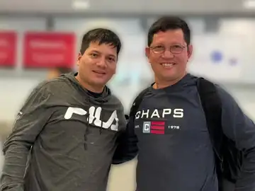 El Padre Marcos Galvis y el Padre Luis Toro llegando a Roma